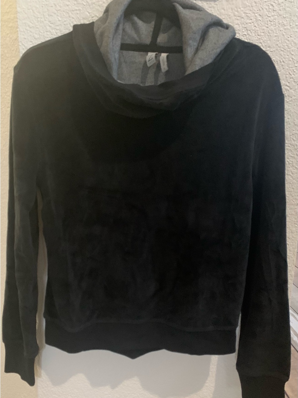 Zella Black Pullover Sweater with Gray Lined Cowl